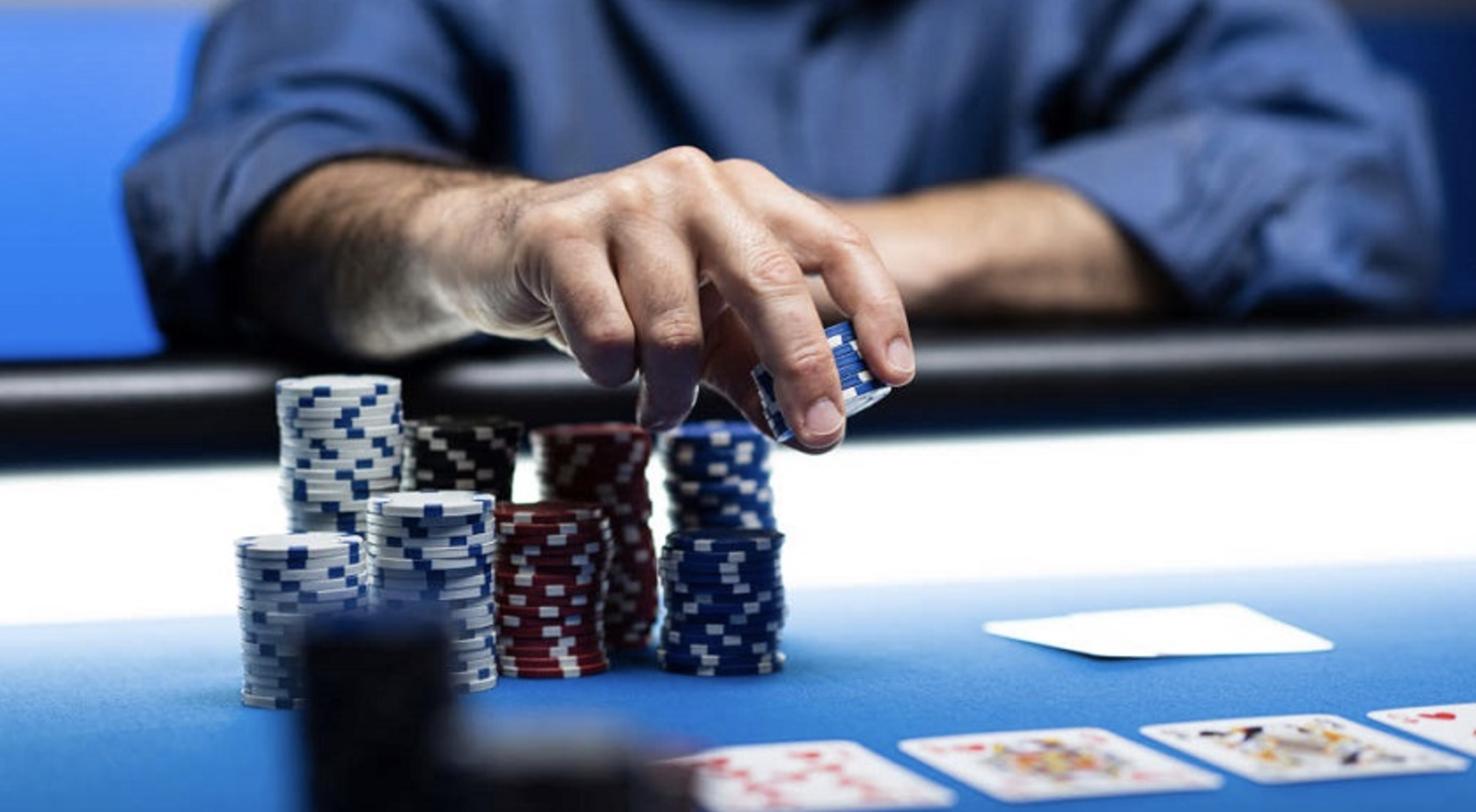 10 Insider Poker Tips Known Only to the Pros